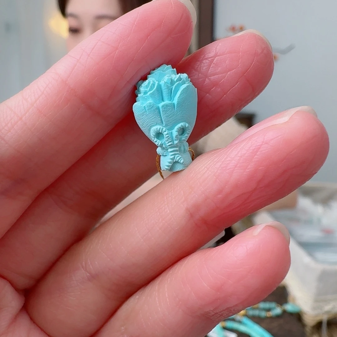 绿松石未镶嵌珠宝奇石