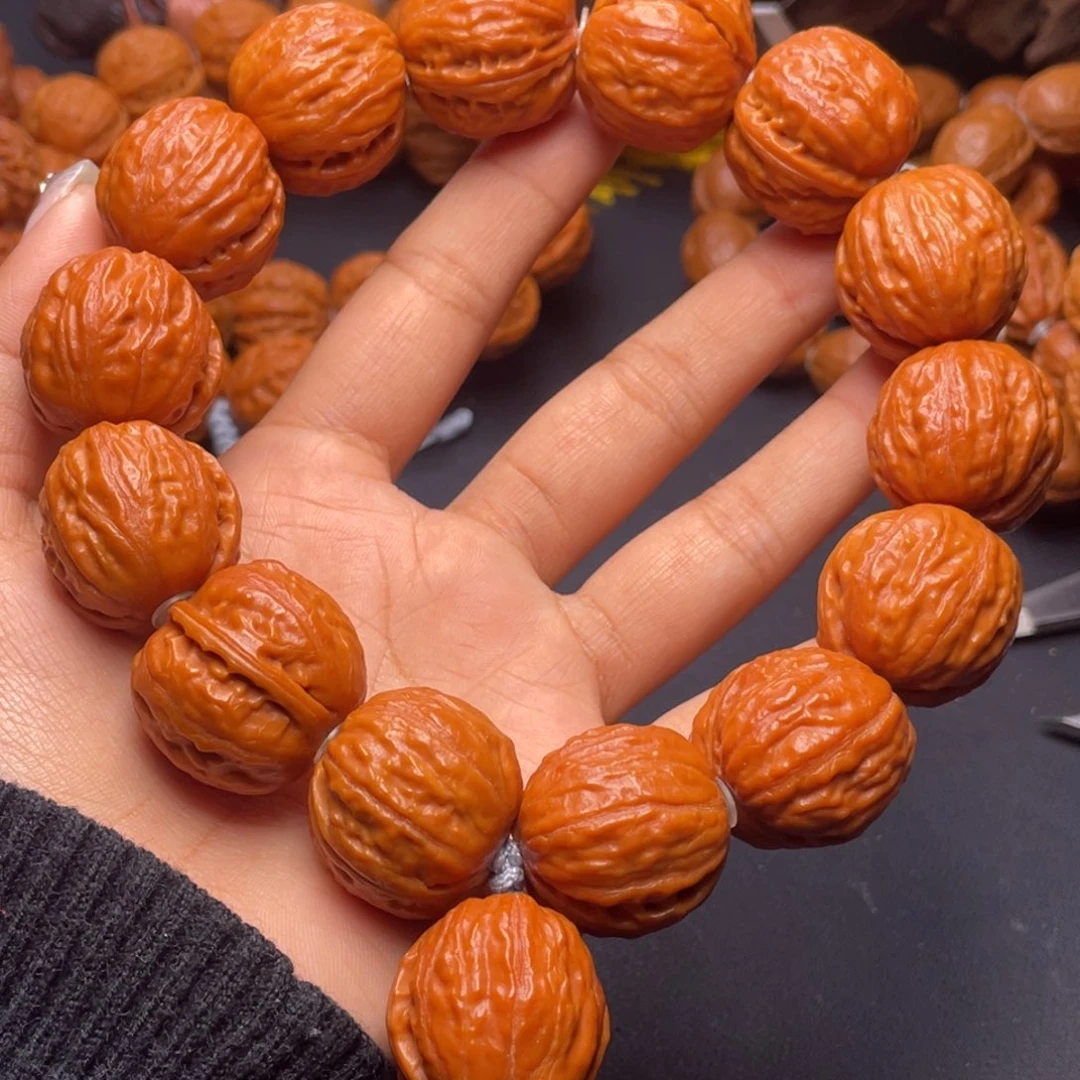文玩核桃吊坠大足球