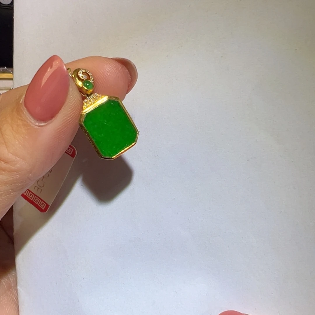 翡翠耳饰18K金镶嵌吊坠