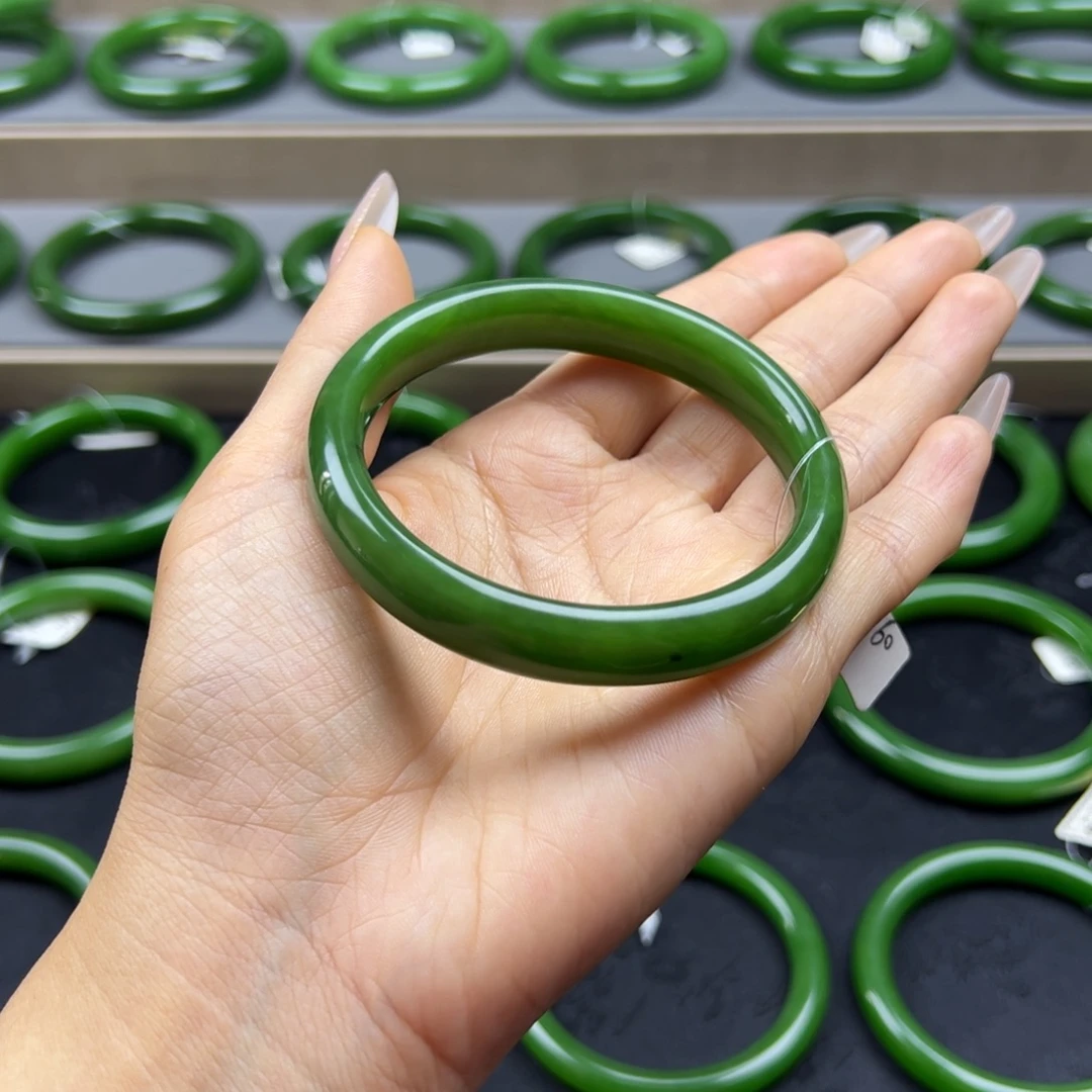 和田玉（碧玉）未镶嵌手镯阳绿飘红皮