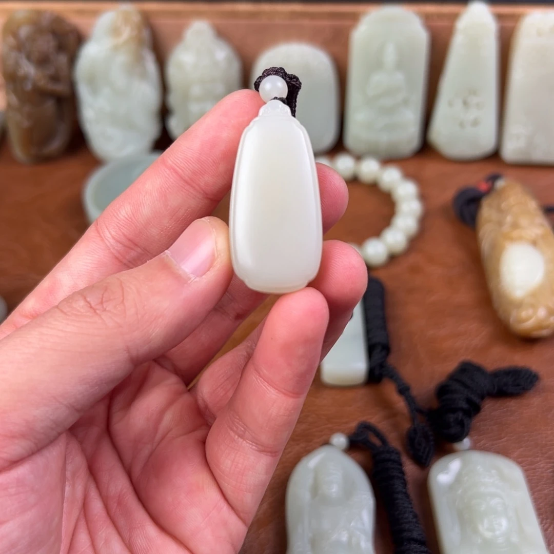 和田玉（青白玉）未镶嵌颈饰