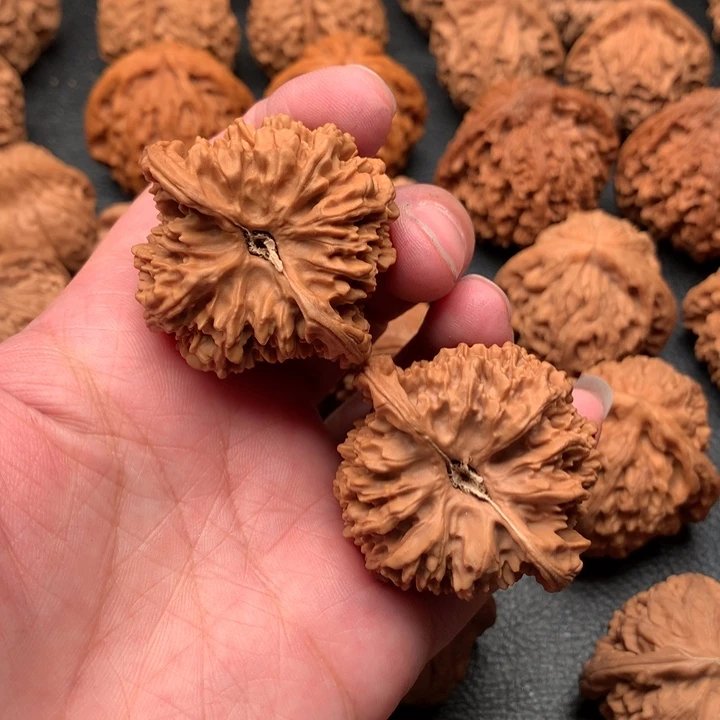 文玩核桃吊坠疯*狮子头