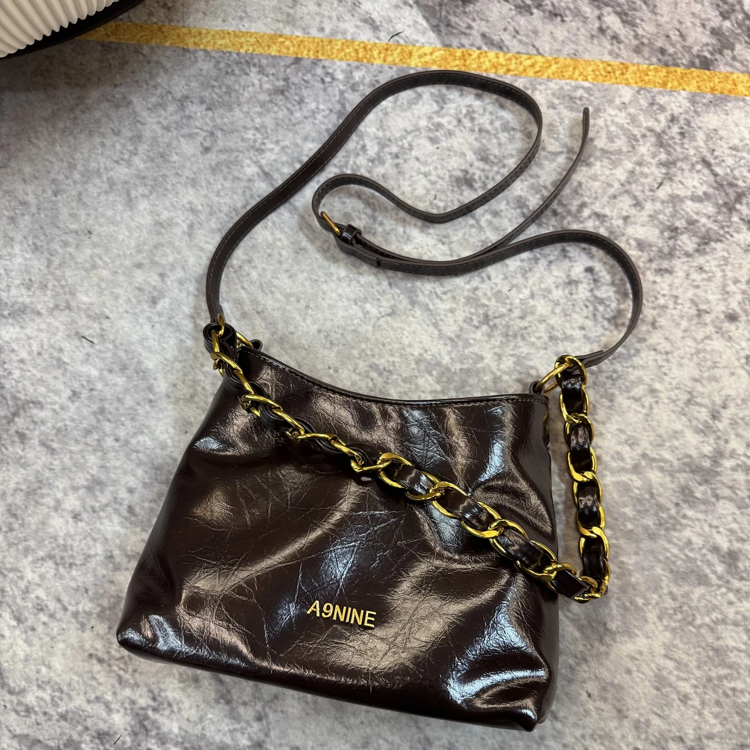 【贾小姐高定】2025新款链条轻奢单肩休闲黑色百搭斜挎女包水桶包