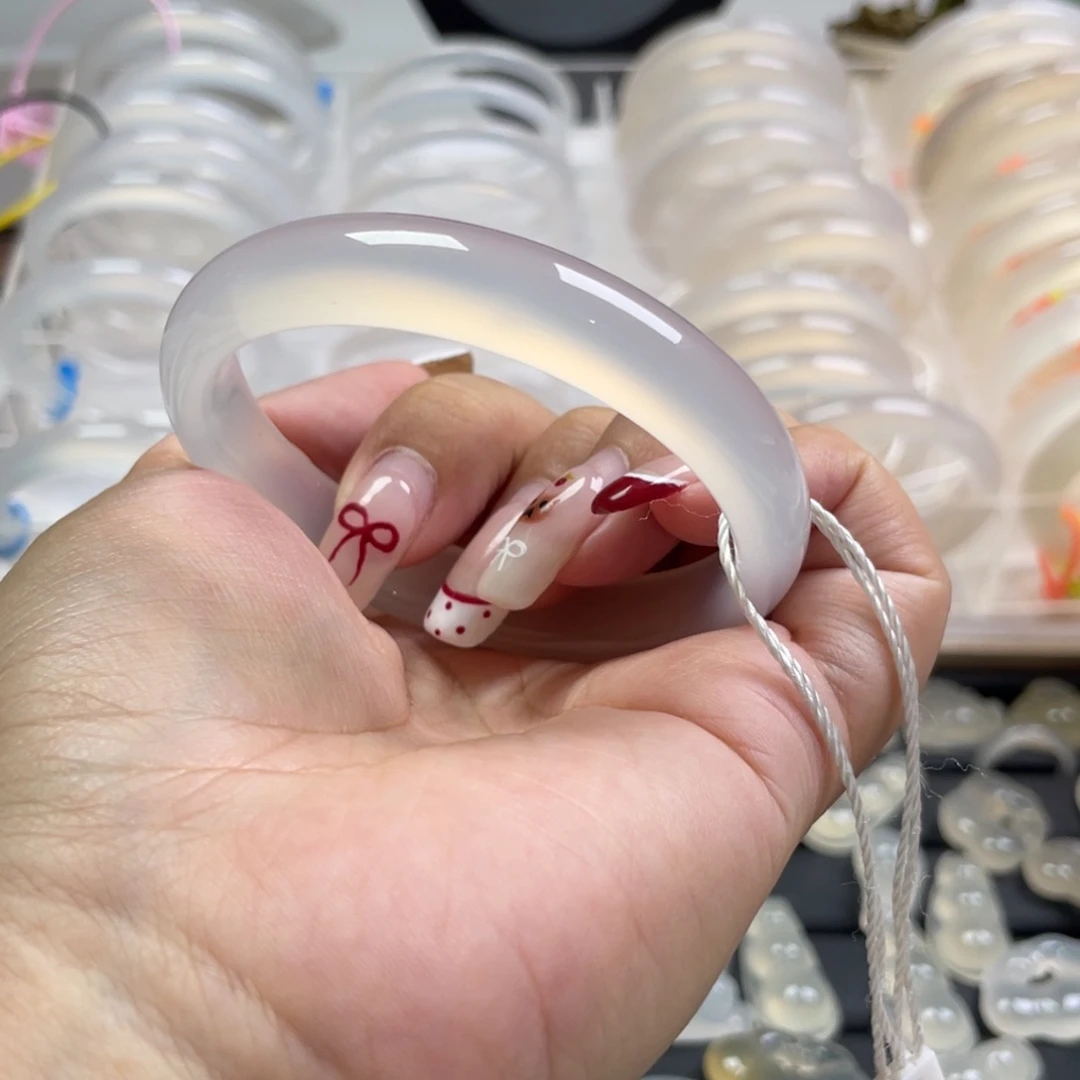 手镯玛瑙/玉髓未镶嵌阿**花