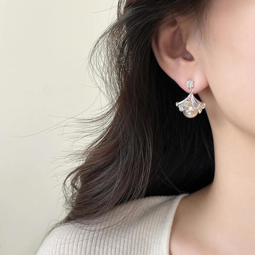 老凤祥新款S925纯银扇形银杏叶施家珍珠耳环夏日超仙精致简约轻奢