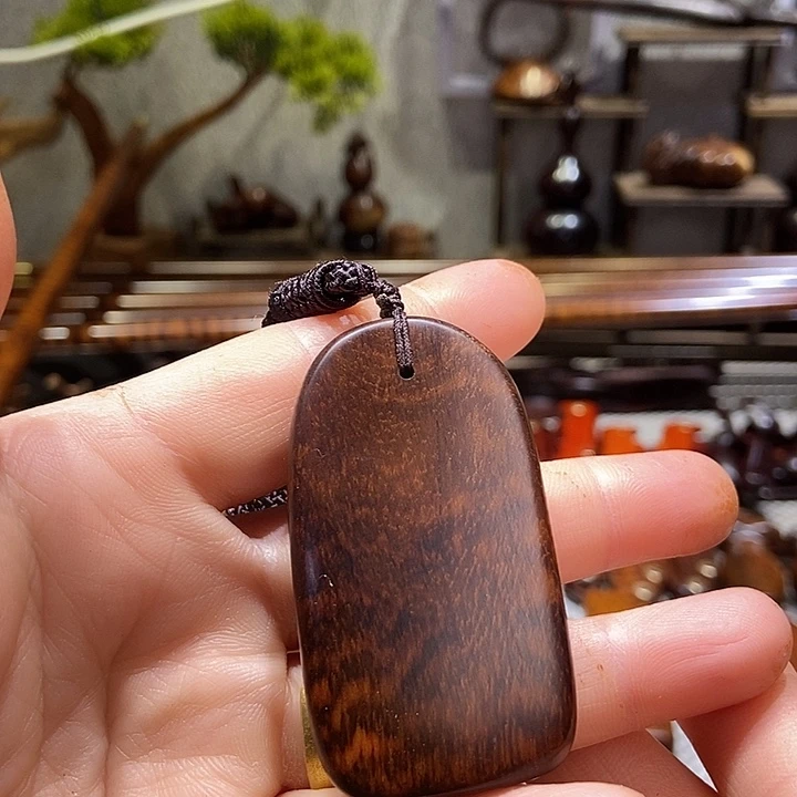 南美蛇纹木吊坠一个