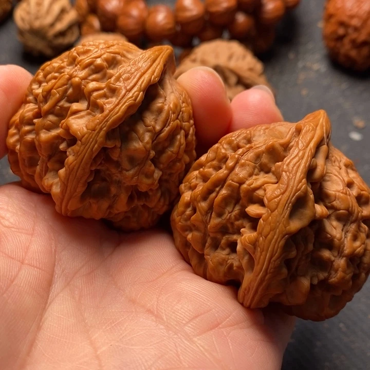 秦岭野生文玩核桃