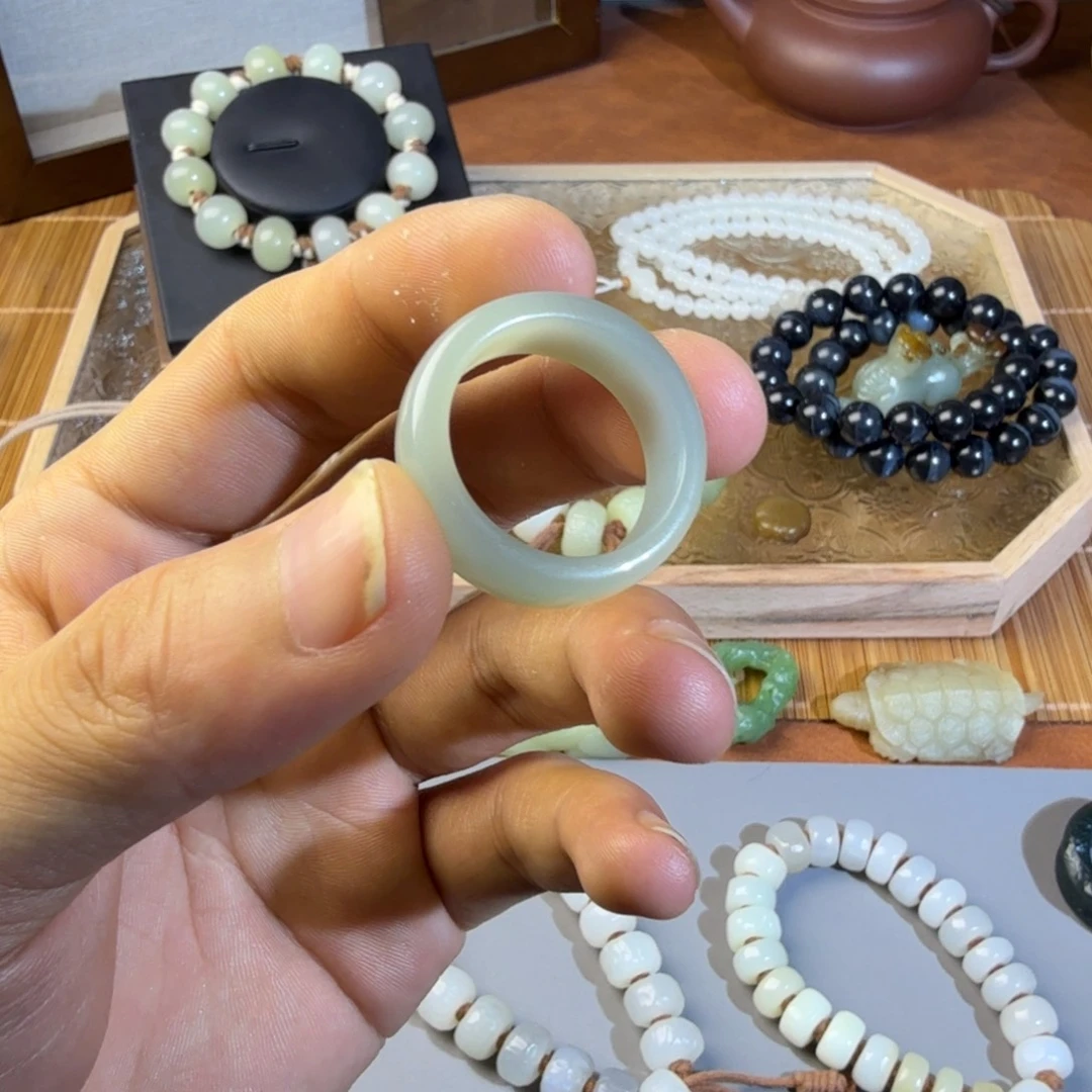 花***猫和田玉未镶嵌手链