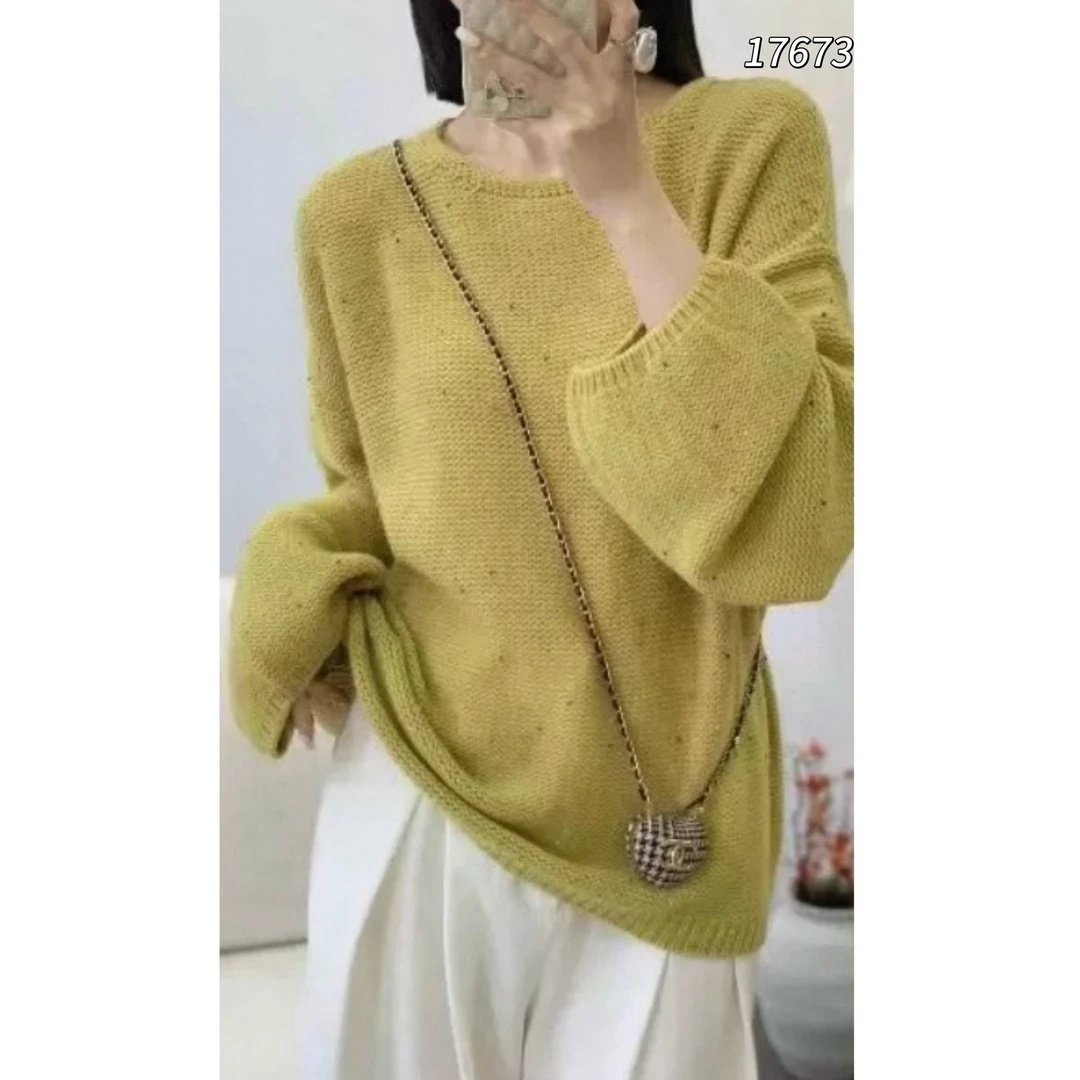 17673 CHUXUN（部无水洗唛介意慎拍)一字领亮钻点子纱长袖针织衫