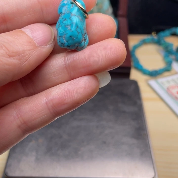 绿松石未镶嵌颈饰