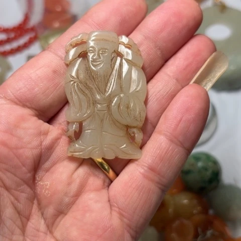 和田玉(糖玉)颈饰未镶嵌用****6
