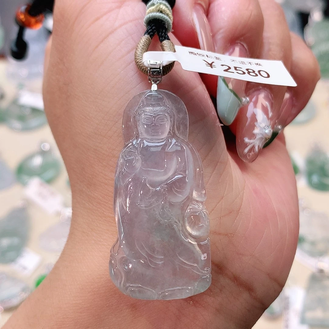 翡翠18K金镶嵌颈饰观音