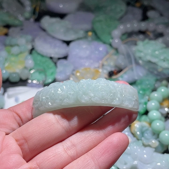 颈饰未镶嵌翡翠肥*蕊天