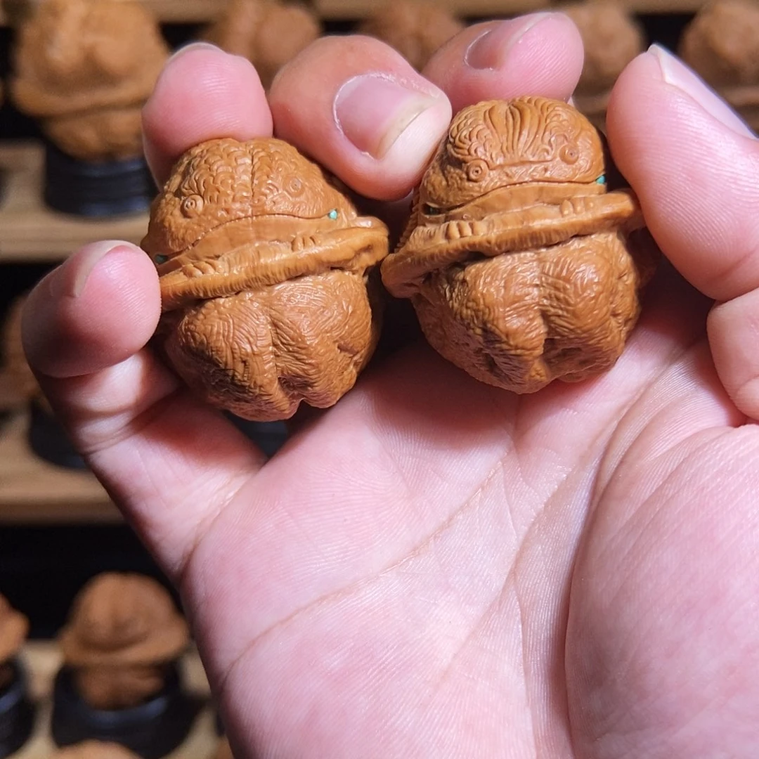 核桃把件小战蛙手把件