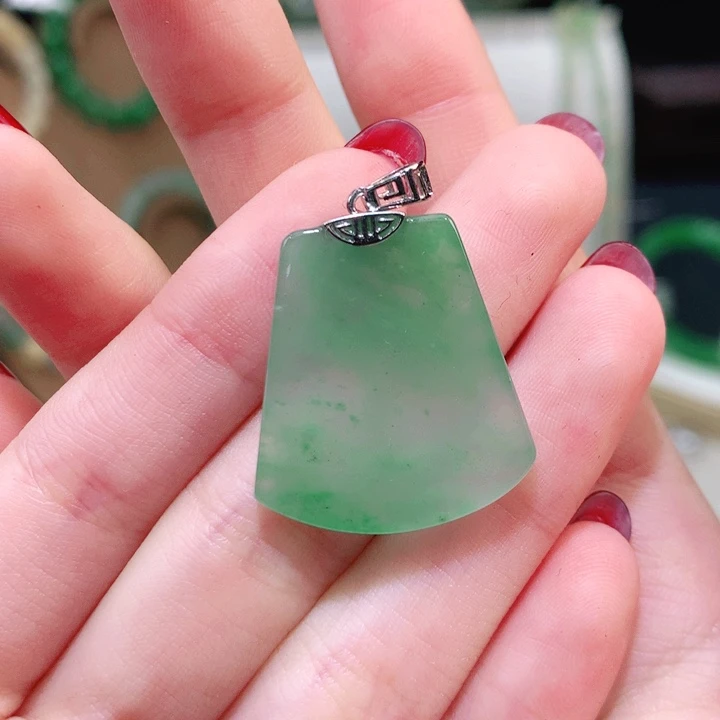 冰***儿颈饰未镶嵌石英质玉（非洲翠）