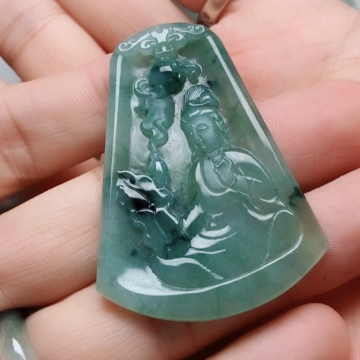 翡翠颈饰未镶嵌欣**窗翡翠