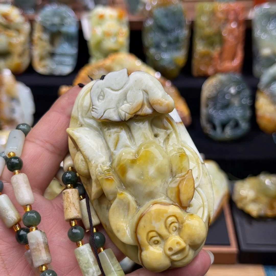 蛇纹石玉未镶嵌颈饰