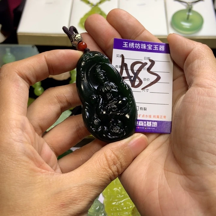 【闪购商品】蛇纹石玉未镶嵌颈饰