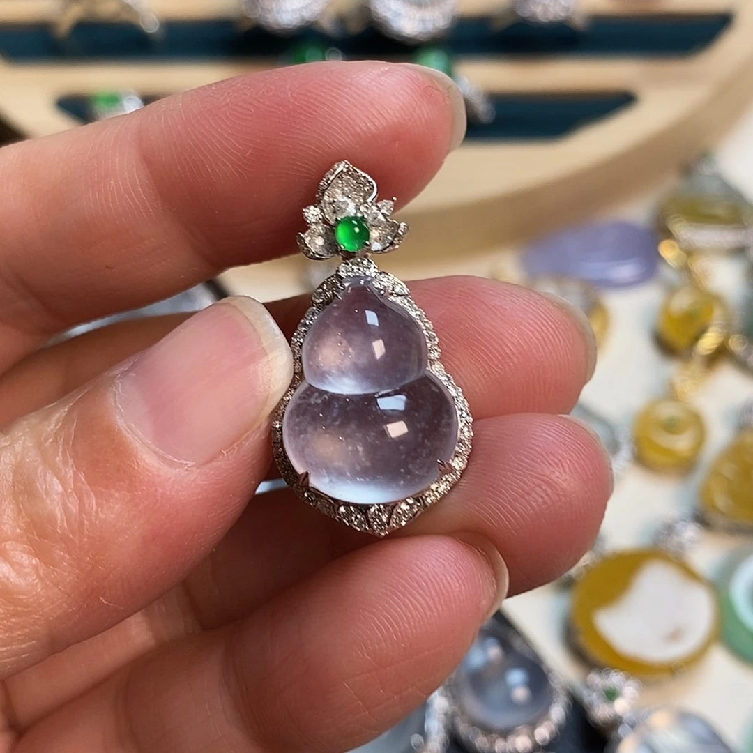 翡翠18K金镶嵌吊坠(不含链)葫芦