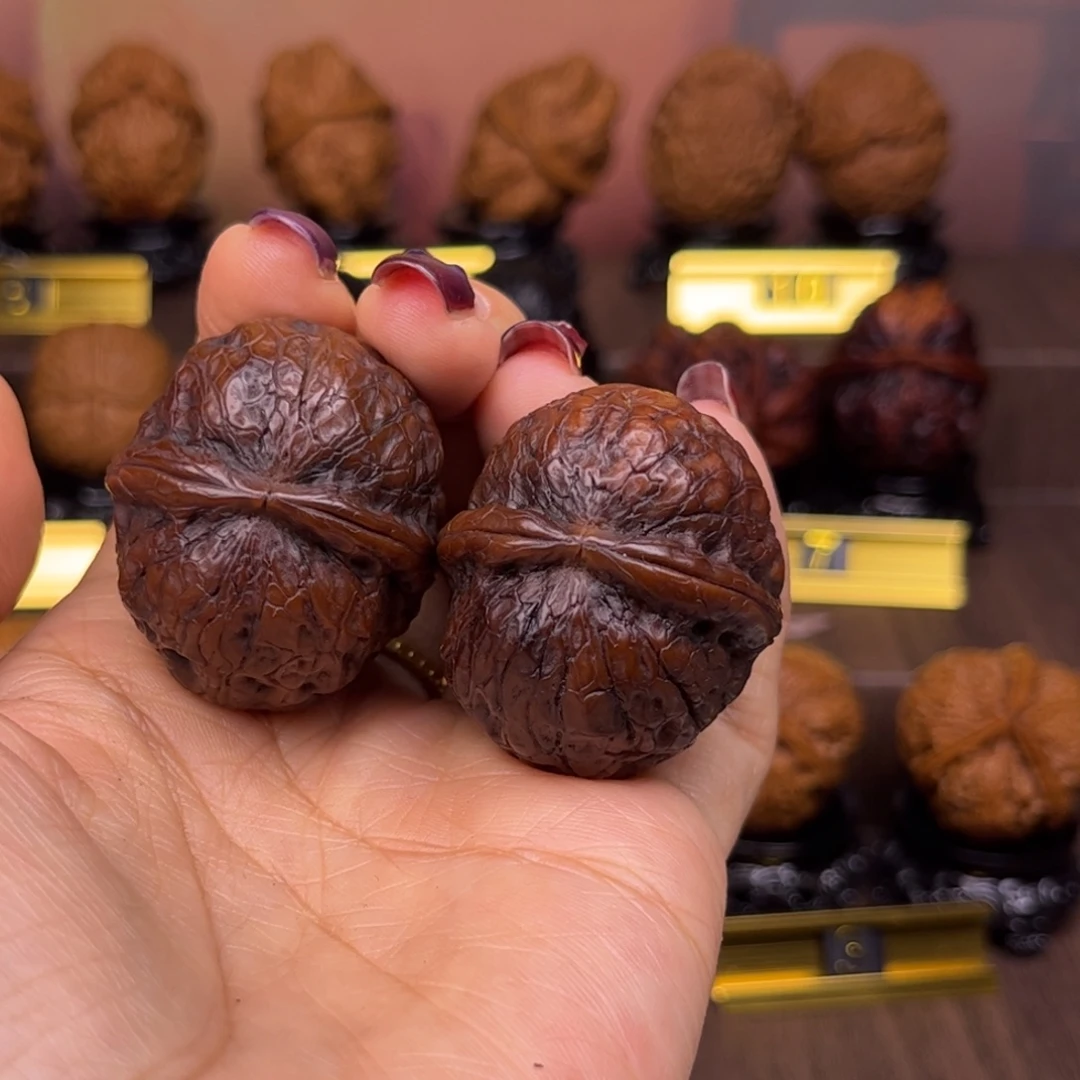 用***8把件文玩核桃乾坤球38尺