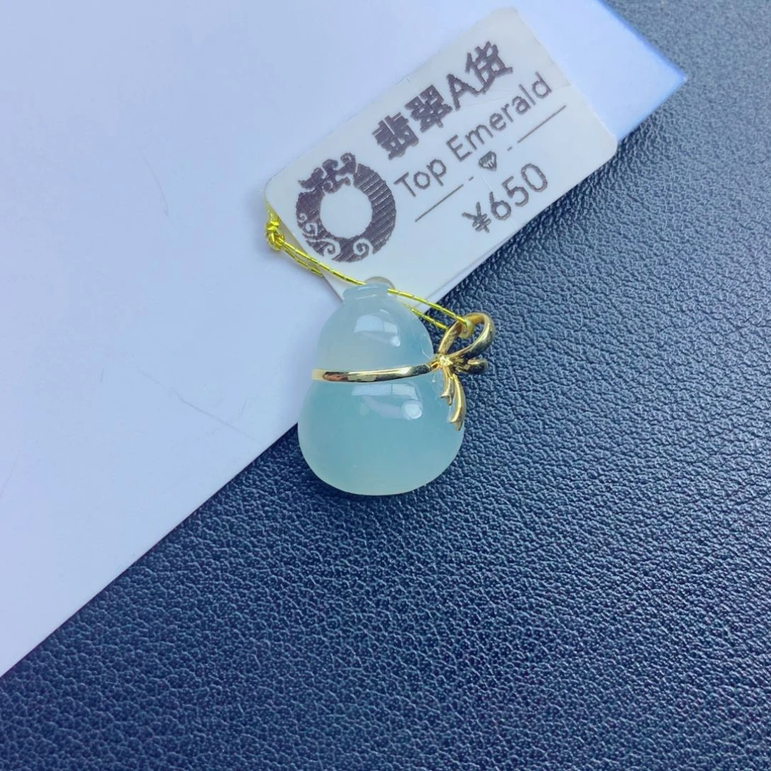 翡翠吊坠(不含链)未镶嵌葫芦