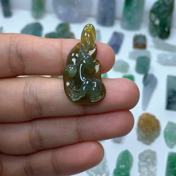 翡翠未镶嵌吊坠(不含链)