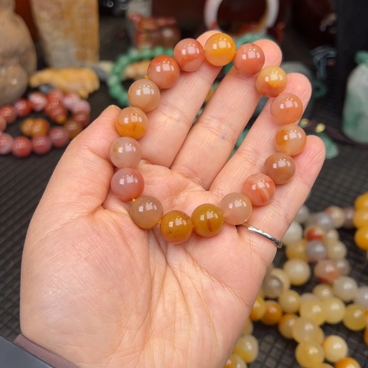 石英质玉未镶嵌颈饰