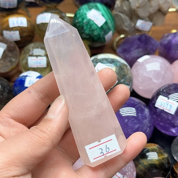 水晶126克粉水晶柱未镶嵌
