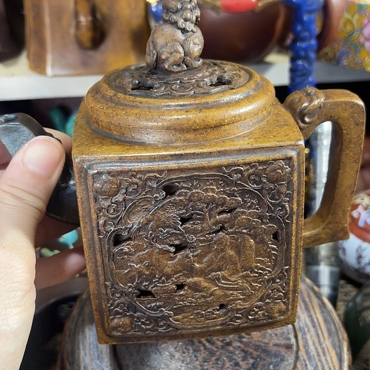 茶壶紫泥远光泥料手工制作的一把紫砂壶。