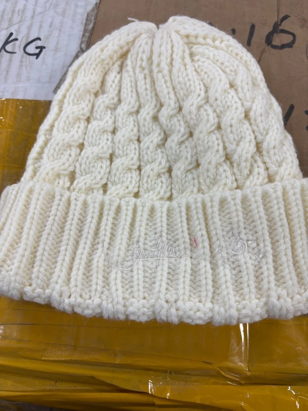 15号 白色毛线帽子