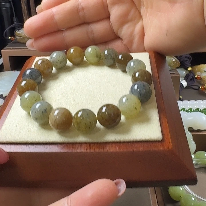 哈***和田玉（黄玉）未镶嵌手链