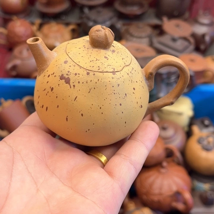 吴***光茶壶紫砂瑕疵……………………