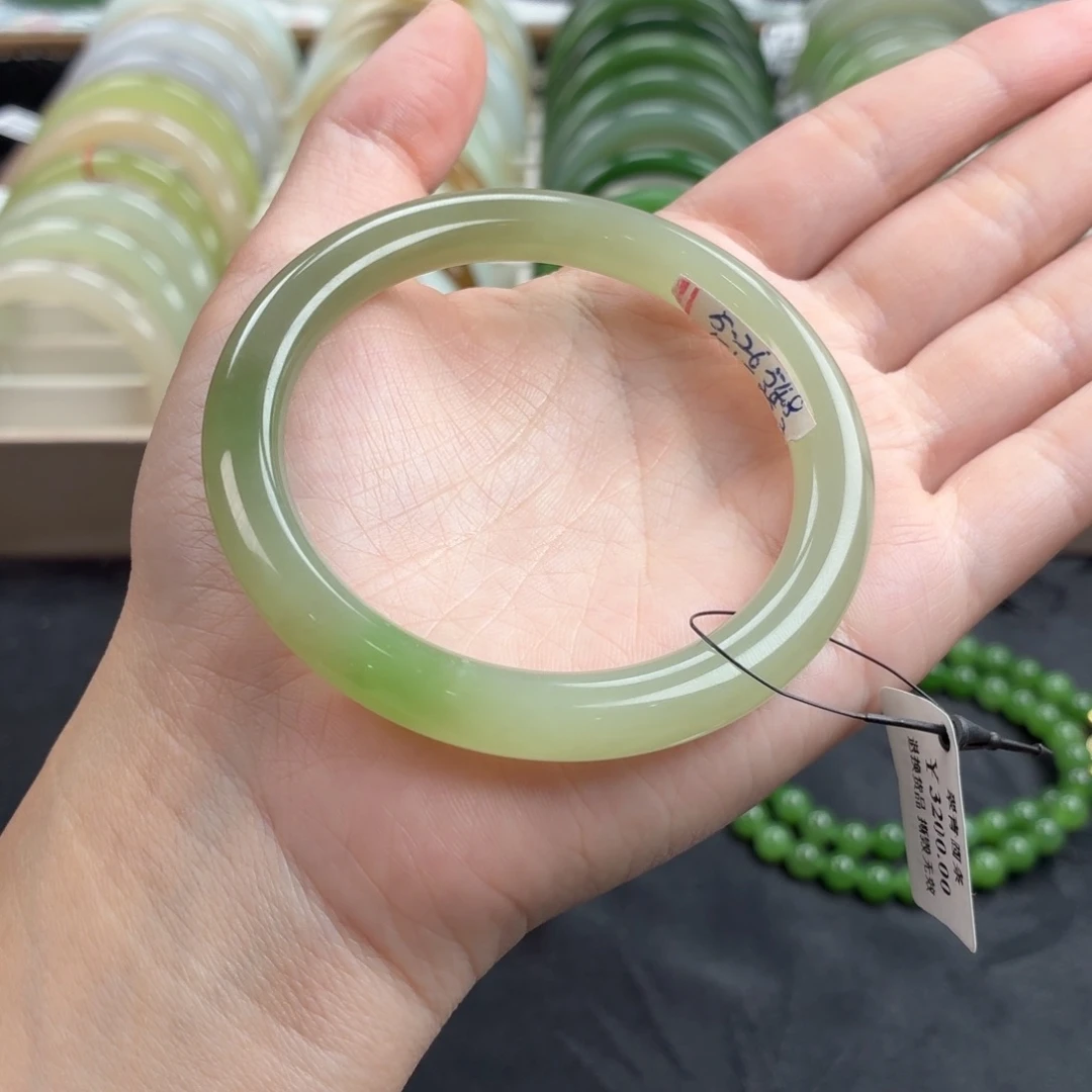 和田玉未镶嵌手镯-冰底两耳翠-偏干净12