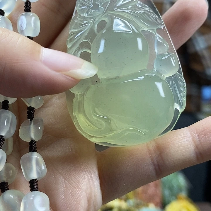 蛇纹石玉未镶嵌颈饰