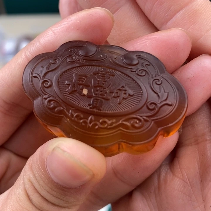 未镶嵌琥珀珠宝奇石