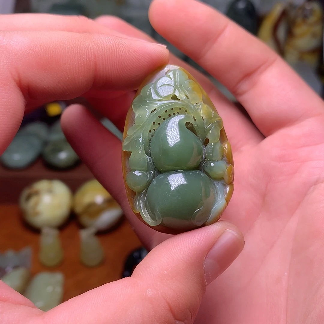 颈饰未镶嵌和田玉