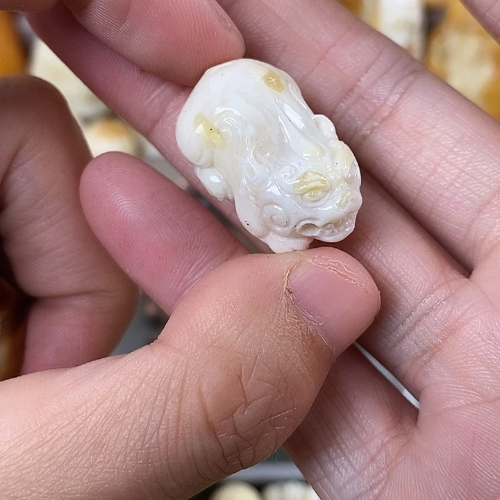 琥珀未镶嵌珠宝奇石我