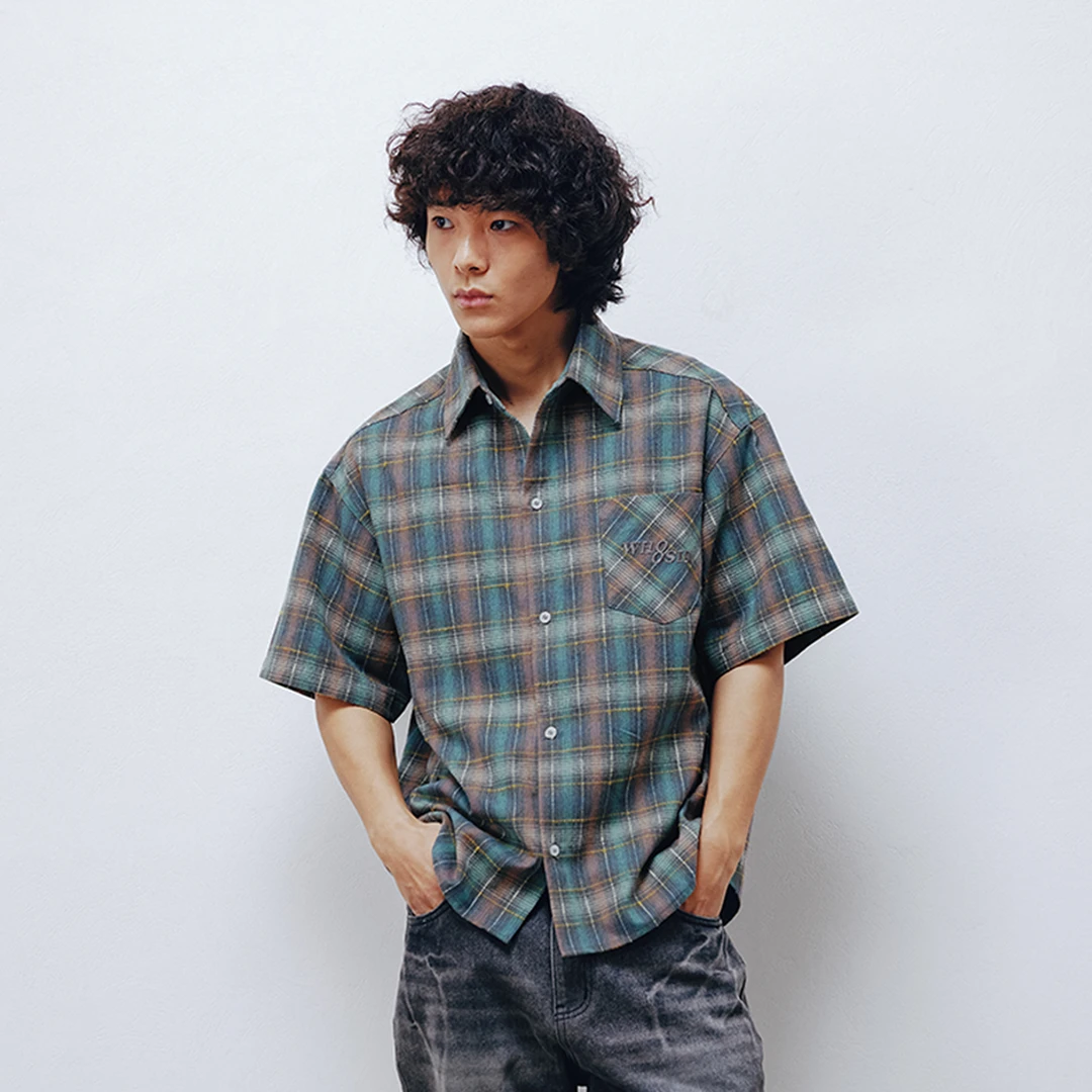 WHOOSIS（不知其名）格纹刺绣短袖衬衫夏季时尚休闲衬衣复古宽松男