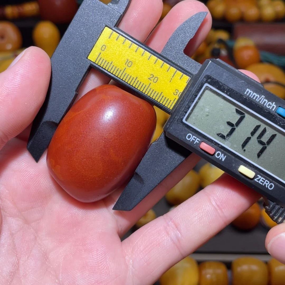 琥珀未镶嵌裸石马蹄