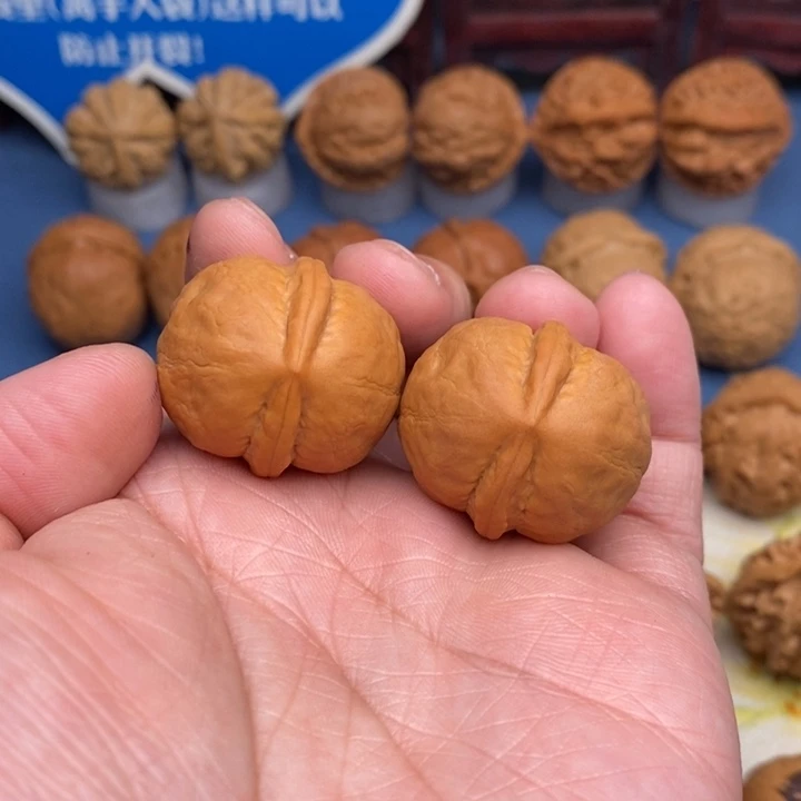 文玩核桃把件小海豚