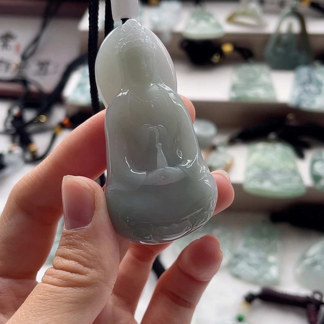 9***9翡翠未镶嵌颈饰素衣