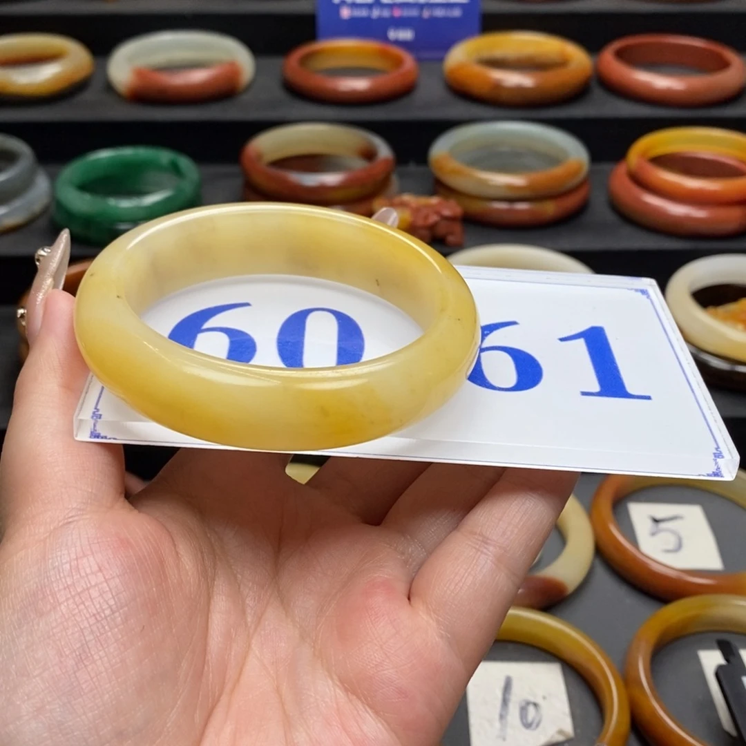 石英质玉（黄龙玉）手镯未镶嵌