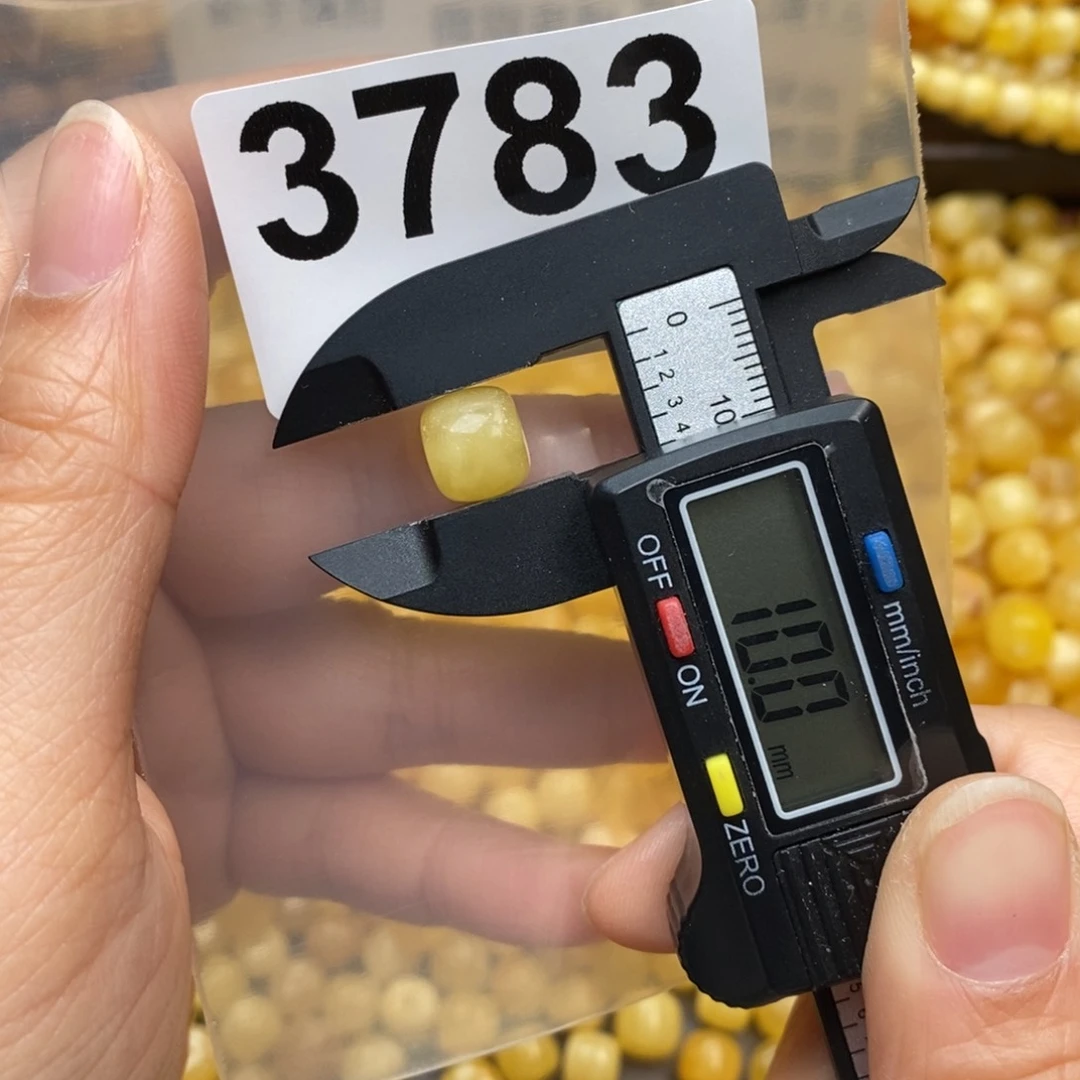 蜜蜡珠宝奇石未镶嵌