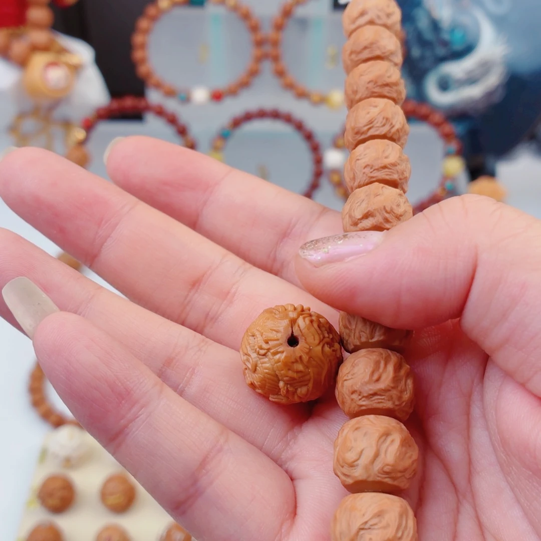 小***…吊坠猴头核桃猴头手串