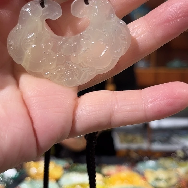 未镶嵌岫玉毛衣链