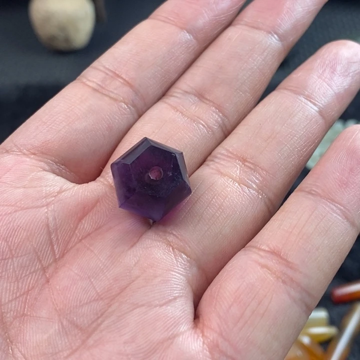 紫晶颈饰未镶嵌小***师