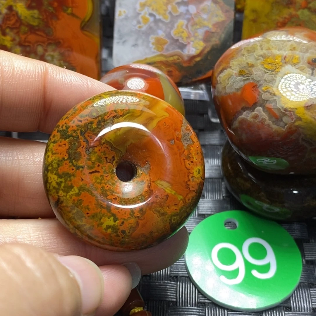 未镶嵌颈饰玛瑙/玉髓雨*