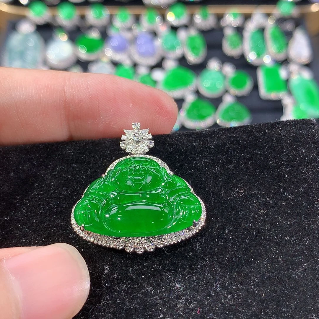 翡翠18K金镶嵌颈饰