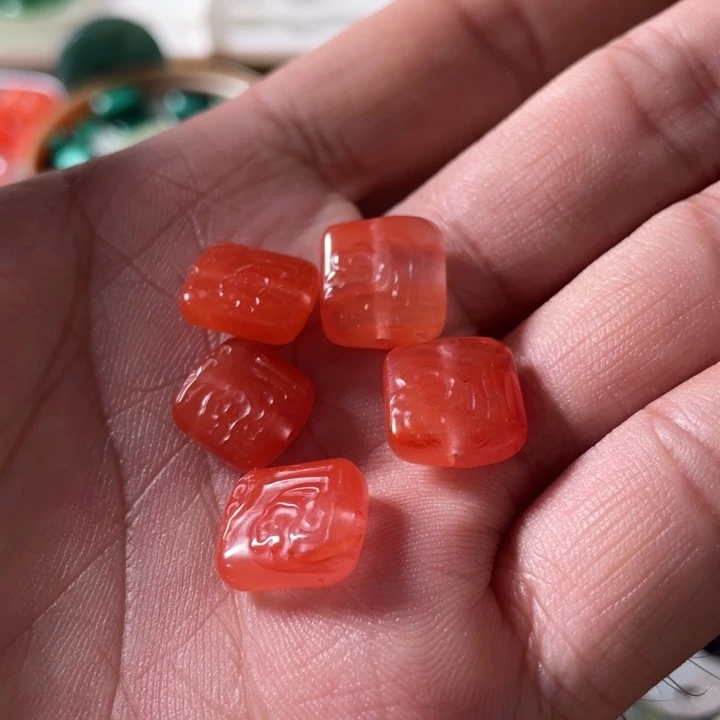 颈饰未镶嵌南红玛瑙