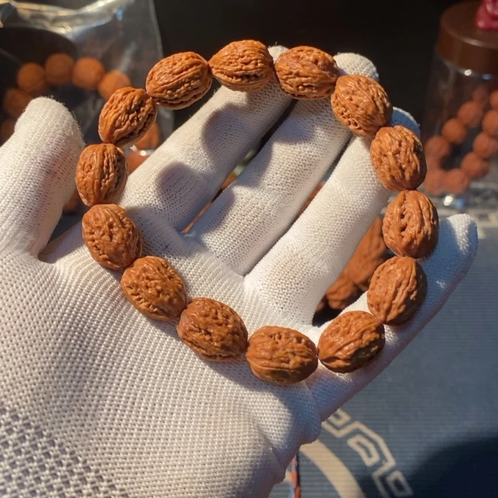 文玩核桃手串……33